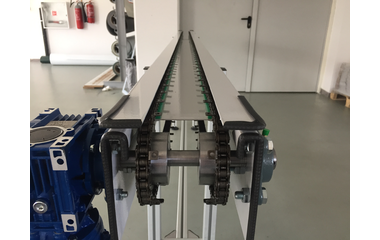 Верижен транспортьор с планки