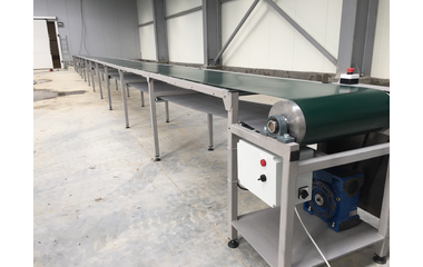 Транспортьор с изнесено задвижване